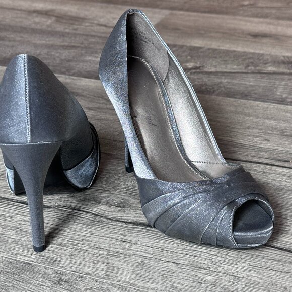 Lulu Townsend Daniell Pewter Shimmer Fabric Formal Dress Heels - Picture 8 of 13